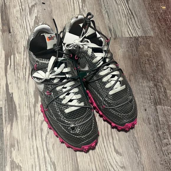 Off white Waffle Racer black/white Fuchsia